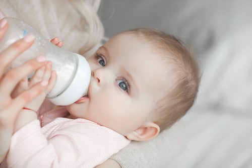 BreastFeeding vs Bottle Feeding