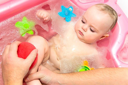 How Often to Bathe a Newborn 