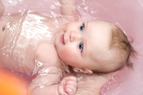 How Often to Bathe a Newborn 